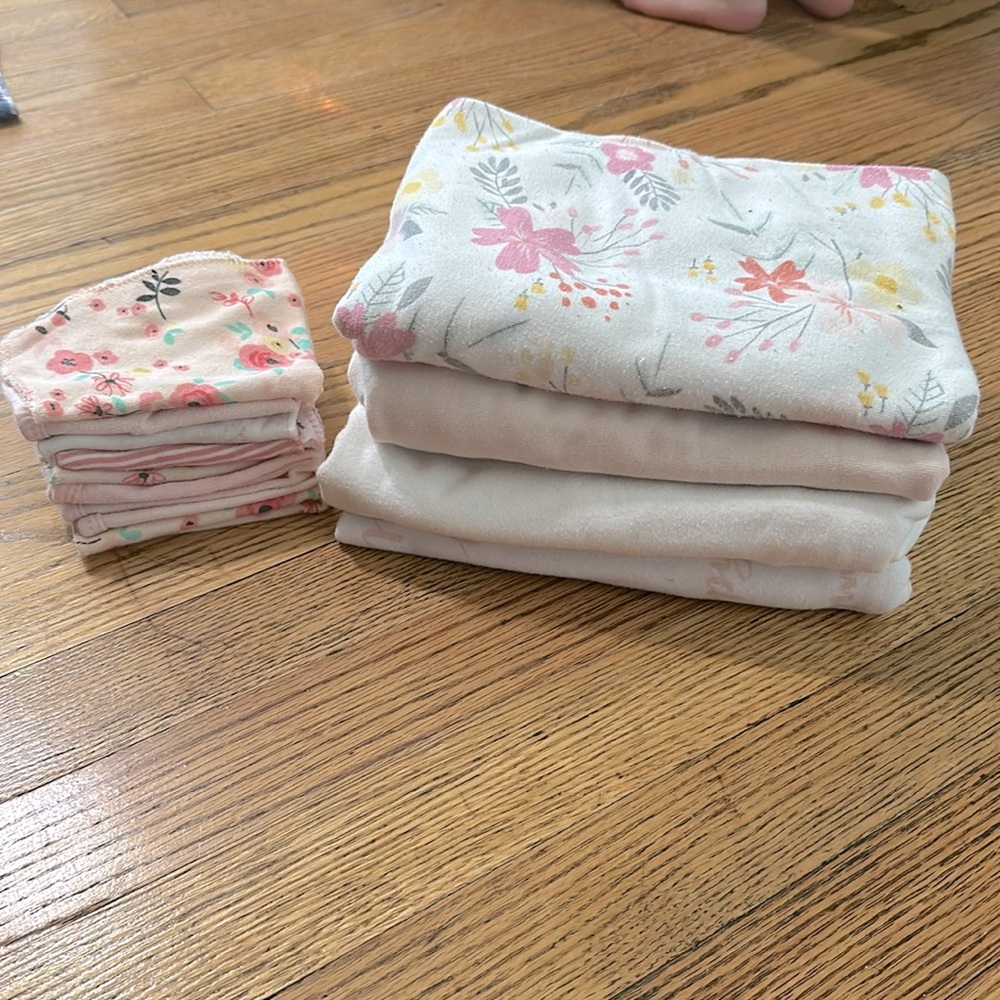 Set of baby towels and washcloths